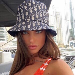 NWT Designer Bucket Hat with Logo in Navy